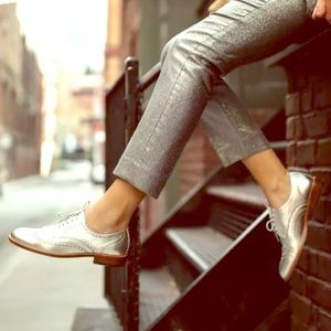 Banana Republic Silver Oxford, Size 7.5